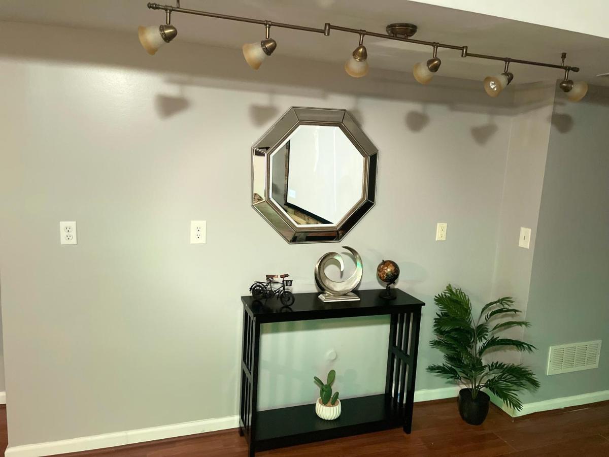 شقة Cute 2-Brm Walkout Apt With Pool Table And Theater ليكسينغتون المظهر الخارجي الصورة