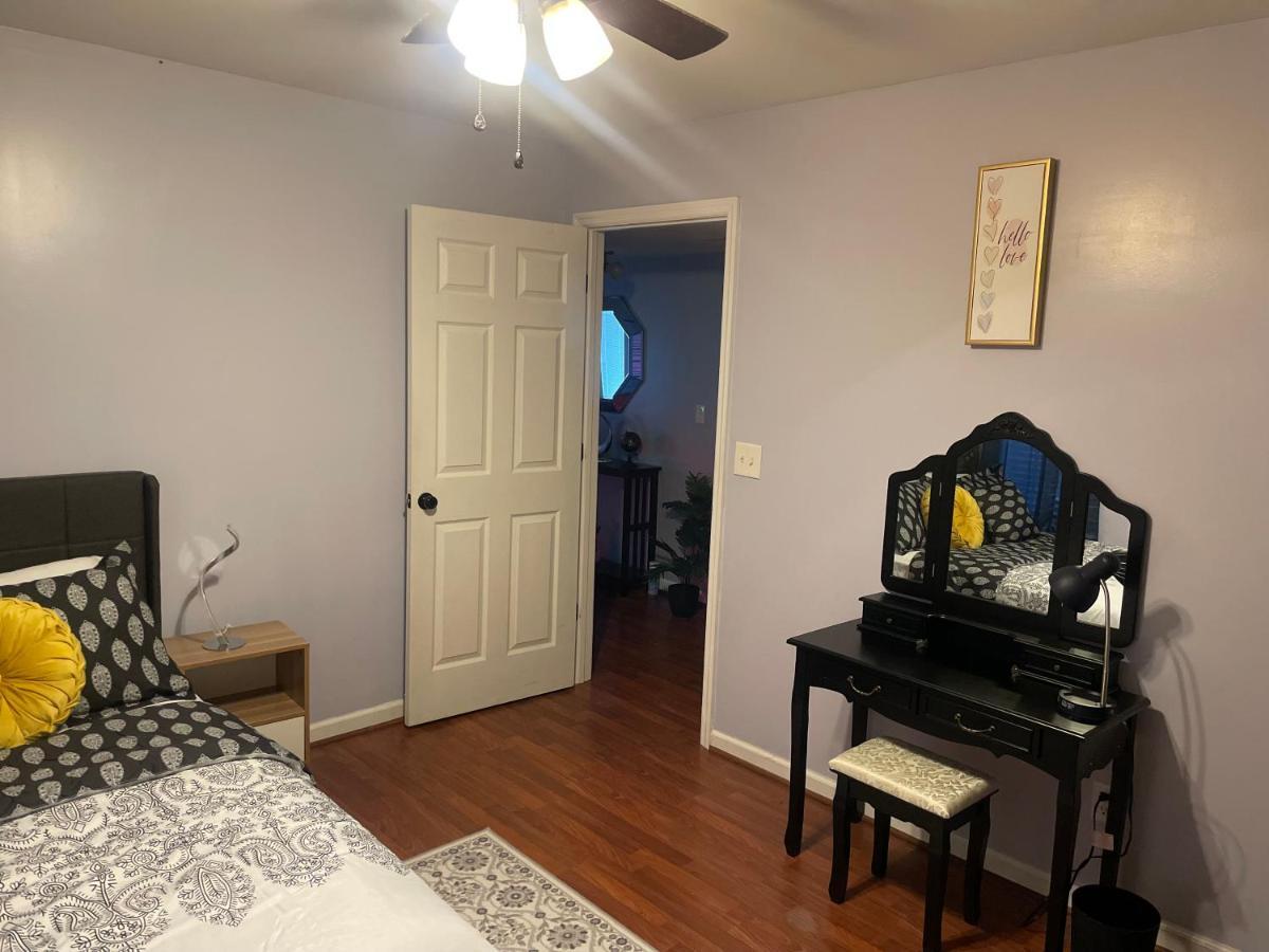 شقة Cute 2-Brm Walkout Apt With Pool Table And Theater ليكسينغتون المظهر الخارجي الصورة