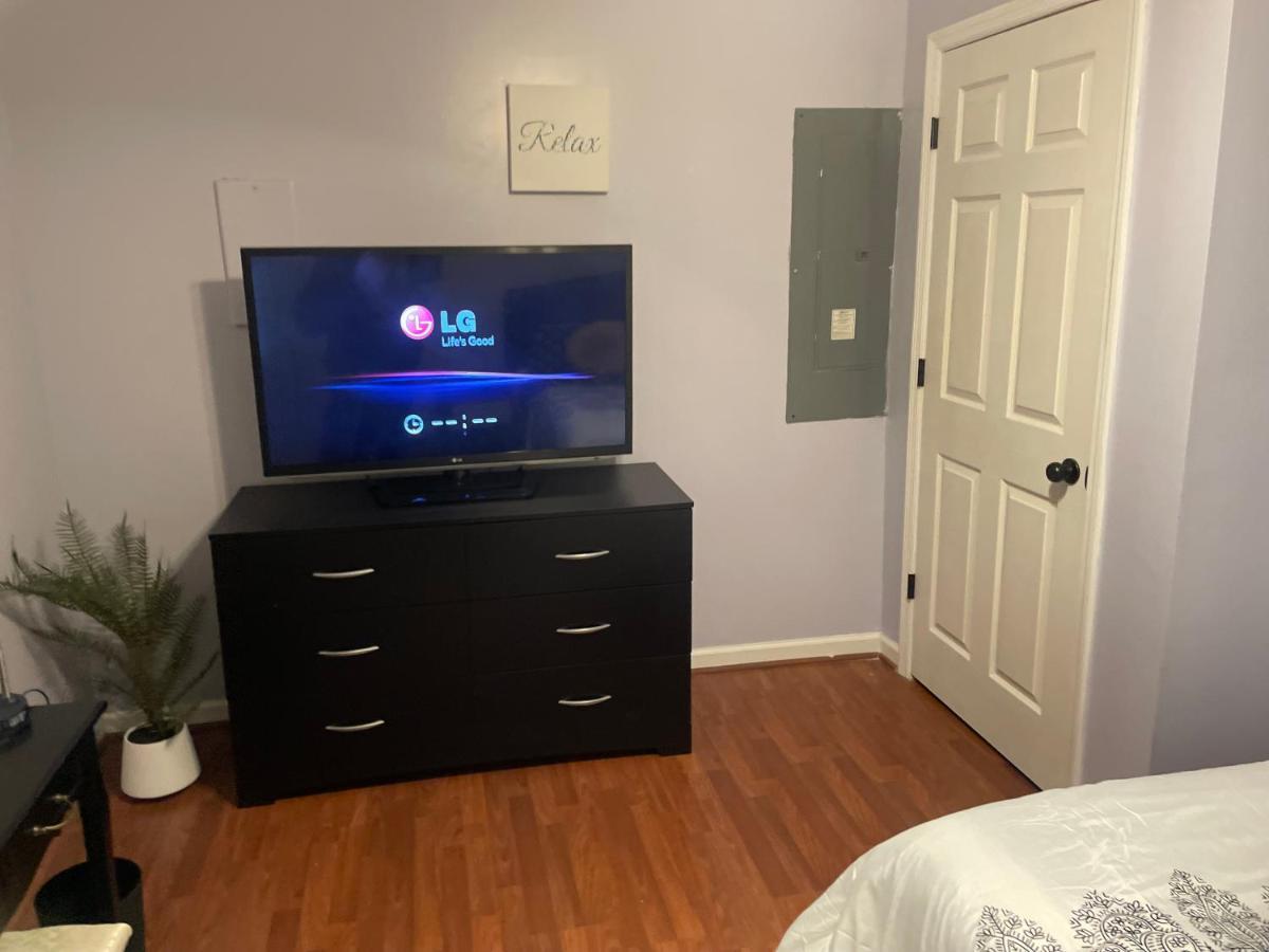 شقة Cute 2-Brm Walkout Apt With Pool Table And Theater ليكسينغتون المظهر الخارجي الصورة