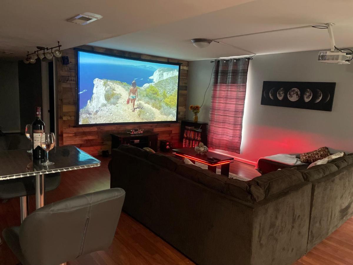 شقة Cute 2-Brm Walkout Apt With Pool Table And Theater ليكسينغتون المظهر الخارجي الصورة