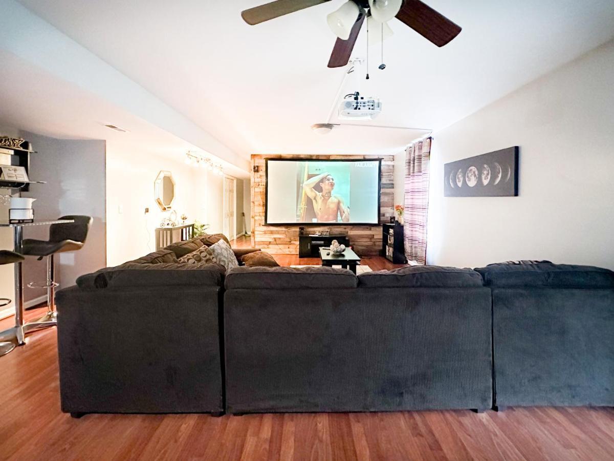 شقة Cute 2-Brm Walkout Apt With Pool Table And Theater ليكسينغتون المظهر الخارجي الصورة