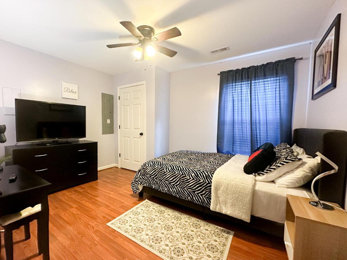 شقة Cute 2-Brm Walkout Apt With Pool Table And Theater ليكسينغتون المظهر الخارجي الصورة